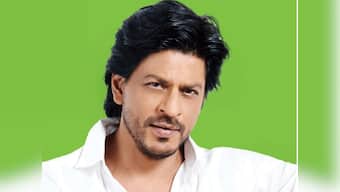 After my eye surgery, I can read between the lines, jokes SRK 