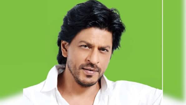 After my eye surgery, I can read between the lines, jokes SRK 