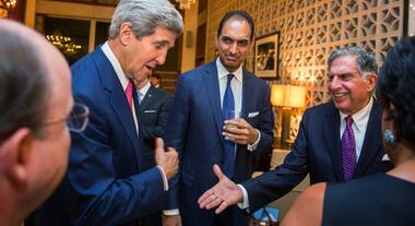 Wine and dine: John Kerry, Ratan Tata mingle ahead of Indo-US meet