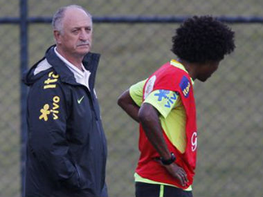 FIFA 2014: Brazil coach Scolari hints Willian may replace injured Neymar FIFA 2014: Brazil coach Scolari hints Willian may replace injured Neymar