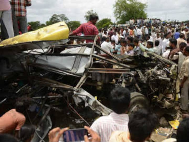 Telangana: Toll in school bus-train collision rises to 18