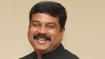 Govt launches sale of subsidised 5-kg LPG cylinders for BPL