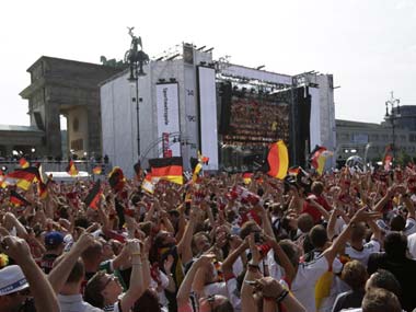 Germany World Cup heroes return to huge fan party Germany World Cup heroes return to huge fan party