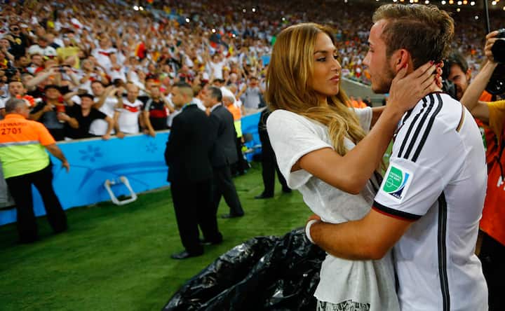 World Cup Photos: Loved ones join Germany's title celebrations