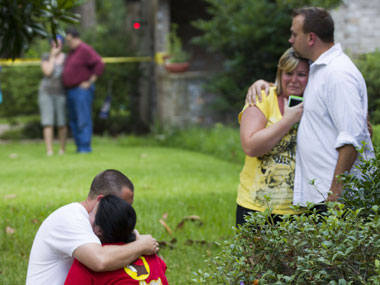 US: Father surrenders after killing four children, two adults in Houston US: Father surrenders after killing four children, two adults in Houston