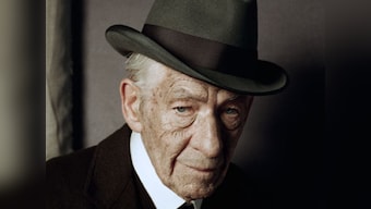 'Lord of the Rings' star Ian McKellen to play Sherlock Holmes, posts first look