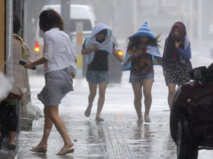 Typhoon Neoguri hits Japan's mainland, to reach Fukushima nuke plant soon
