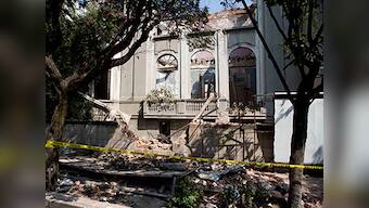 Strong quake hits Mexico, Guatemala; at least 3 dead