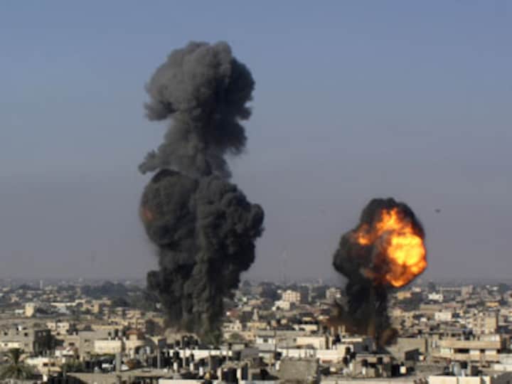 20,000 Egyptians flee Libya after beheadings, airstrikes 