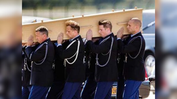 MH17 bodies arrive in Netherlands amid nationwide grieving