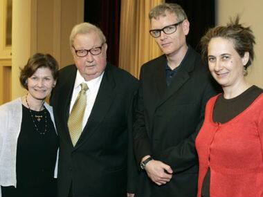 Pioneer of modern documentaries Robert Drew passes away at 90