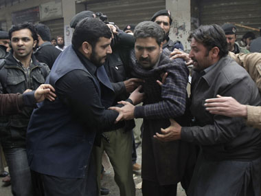 Seven killed, 4 injured in roadside blast in northwestern Pakistani city Seven killed, 4 injured in roadside blast in northwestern Pakistani city