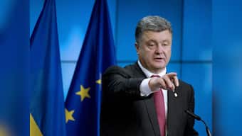 Retreating rebels barricade town as Ukrainian forces mount offensive