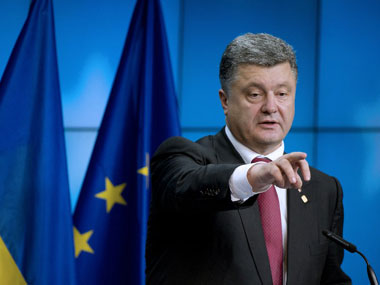 Ukraine ceasefire: Merkel, Putin, Poroshenko agree to withdraw heavy weapons Ukraine ceasefire: Merkel, Putin, Poroshenko agree to withdraw heavy weapons