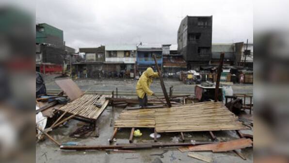 Philippines: Typhoon Rammasun toll at 38, over half mn flee
