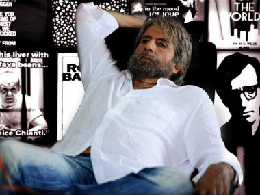Amitabh Bachchan reveals first look for his film 'Shamitabh' Amitabh Bachchan reveals first look for his film 'Shamitabh'