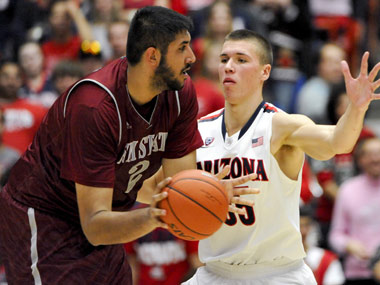 Sim Bhullar breaks barrier, becomes first ever Indian-origin player in NBA Sim Bhullar breaks barrier, becomes first ever Indian-origin player in NBA