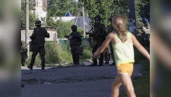 Death toll mounts to 8 as clashes intensify in Ukraine 