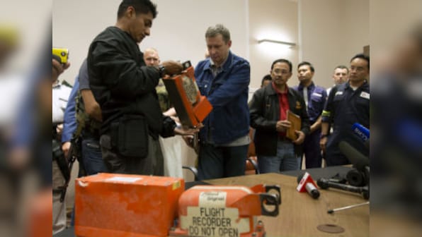 British experts to analyse black boxes from crashed flight MH17 