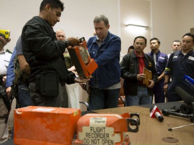 British experts to analyse black boxes from crashed flight MH17 