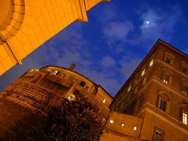 Vatican bank shakeup expected as Pope Francis mulls reform