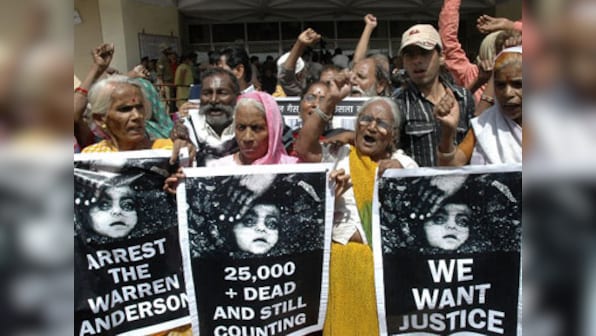 Bhopal gas leak victims to get new smart cards: Vishwas Sarang