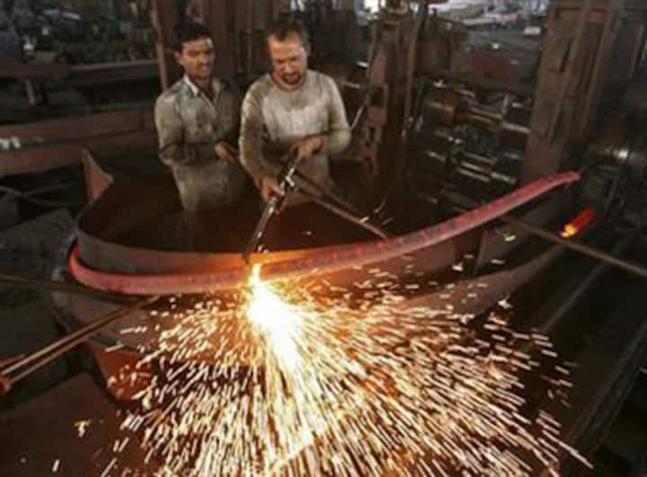 India Inc sees glimmer of hope in IIP, says Budget reforms will hasten revival India Inc sees glimmer of hope in IIP, says Budget reforms will hasten revival