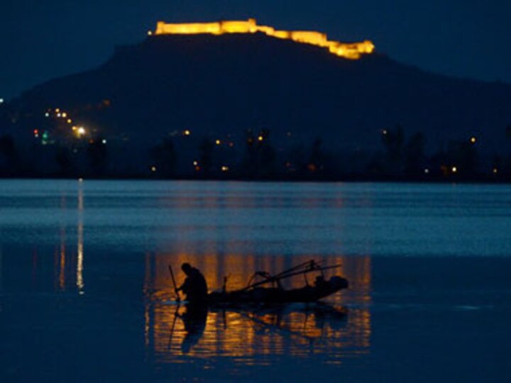 Budget 2014: J&K gets  Rs 500 cr package for migrants, IIT