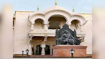 Chapati-gate: Neither Centre nor Maharashtra govt acts against Sena MPs