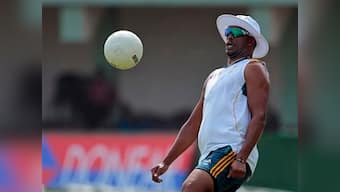 SA paceman Philander fined for tampering with the ball 