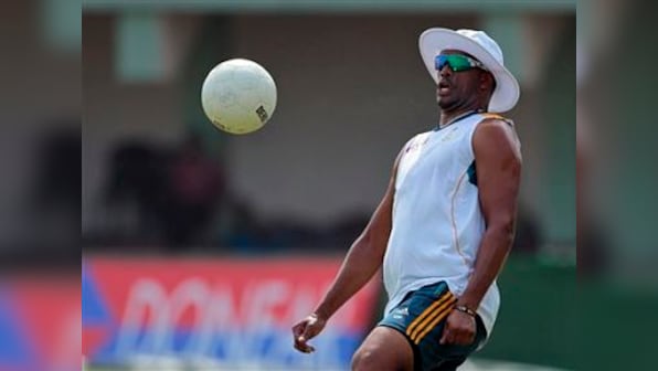 SA paceman Philander fined for tampering with the ball 