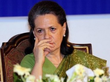 Sonia meets President Pranab, pushes for Leader of Opposition status Sonia meets President Pranab, pushes for Leader of Opposition status