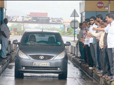 Congress opposes toll tax hike, threatens stir Congress opposes toll tax hike, threatens stir