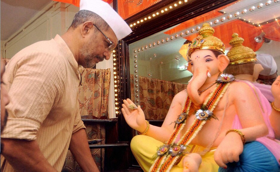 Mumbai: Bollywood actor Nana Patekar celebrating Ganesh Chaturthi at his residence in Mumbai on Friday. PTI