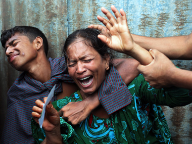 Bangladesh: Rescuers struggle to trace overloaded ferry that sank Bangladesh: Rescuers struggle to trace overloaded ferry that sank