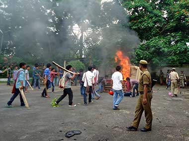 Assam: Police lathicharge, fire rubber pellets at protesters, 18 injured Assam: Police lathicharge, fire rubber pellets at protesters, 18 injured
