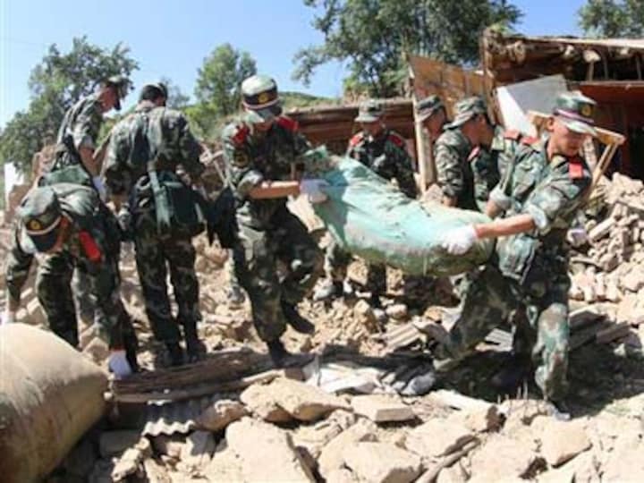 China quake toll jumps to 589, volunteers asked to stay away