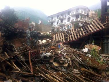 Death toll from China quake now at 381, injured at 1,800 Death toll from China quake now at 381, injured at 1,800