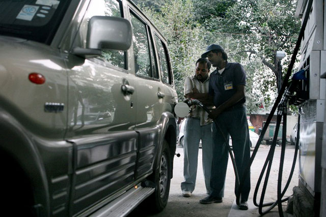 As global oil prices fall, Oil Min to approach Cabinet on deregulating diesel prices As global oil prices fall, Oil Min to approach Cabinet on deregulating diesel prices