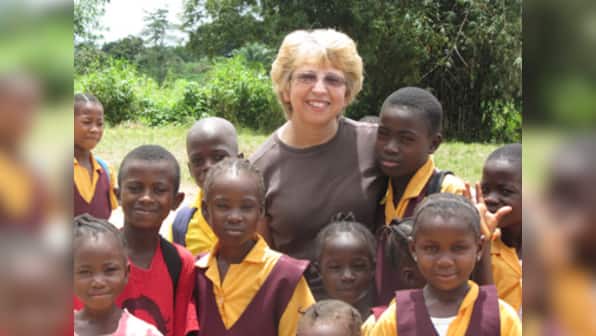 Two Ebola-stricken US aid workers get novel experimental drug