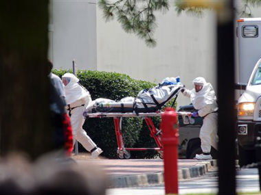 Second US aid worker with Ebola arrives back home  Second US aid worker with Ebola arrives back home