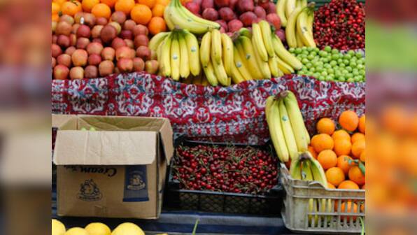 Russia's response to Western sanctions: Let's bans imported US food, EU fruits