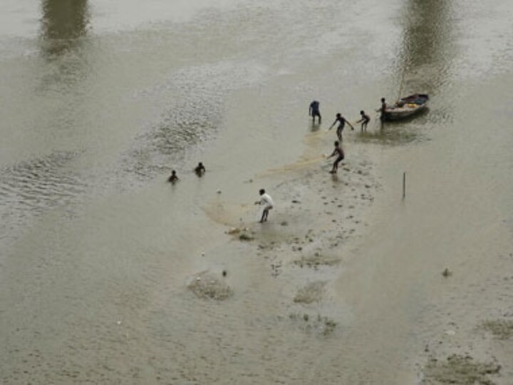 UP: Govt issues flood warning for River Rapti; gets ready for evacuation