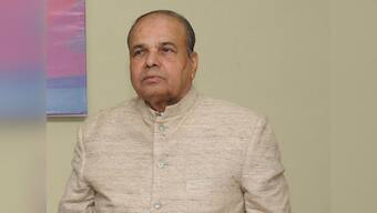 Maha cabinets bids emotional farewell to ex-governor Sankaranarayanan