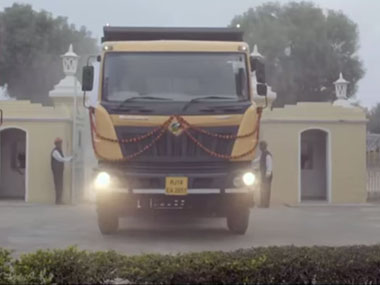 'Taqdeer badal de', Mahindra commercial vehicles' new spot tells viewers 'Taqdeer badal de', Mahindra commercial vehicles' new spot tells viewers