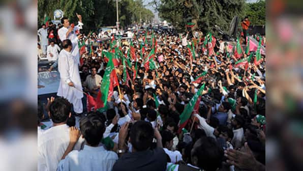 Pak SC orders Imran Khan, Qadri supporters to clear Constitution Avenue in 24 hours