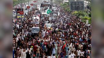 Pakistan govt forms 2 committees to hold talks with Imran Khan, Qadri