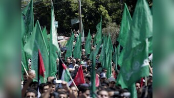 Violence escalates as Palestinians torch Jewish holy site at West Bank