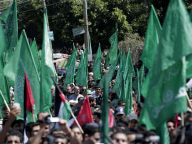 Violence escalates as Palestinians torch Jewish holy site at West Bank Violence escalates as Palestinians torch Jewish holy site at West Bank