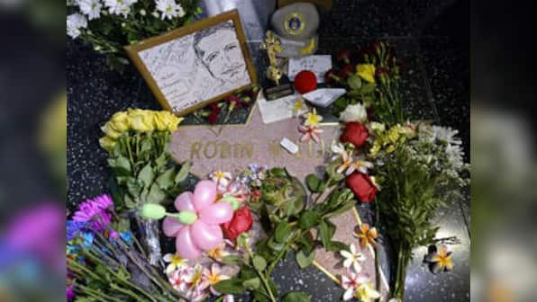 Bollywood stars take to Twitter to mourn Robin Williams' death